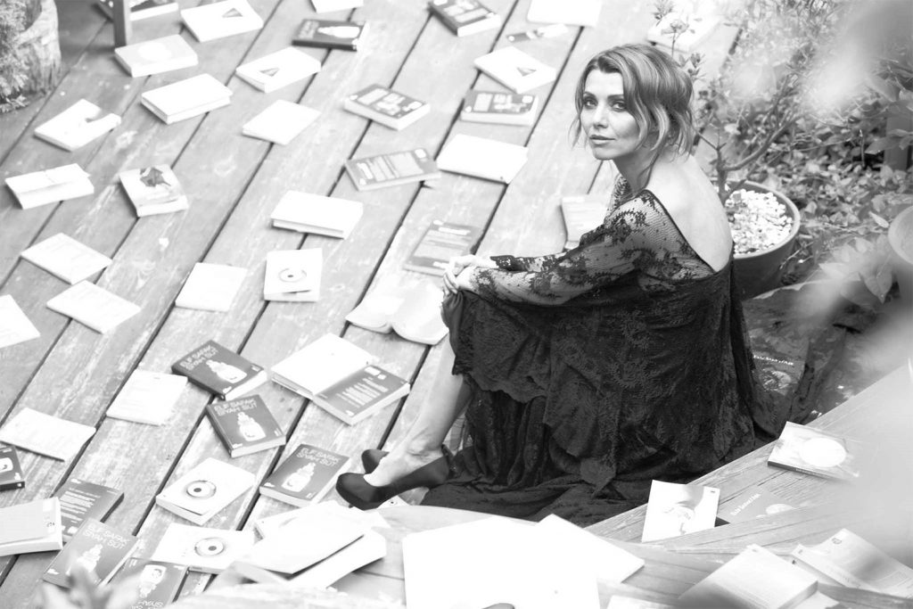 ELIF-SAFAK15122013-23